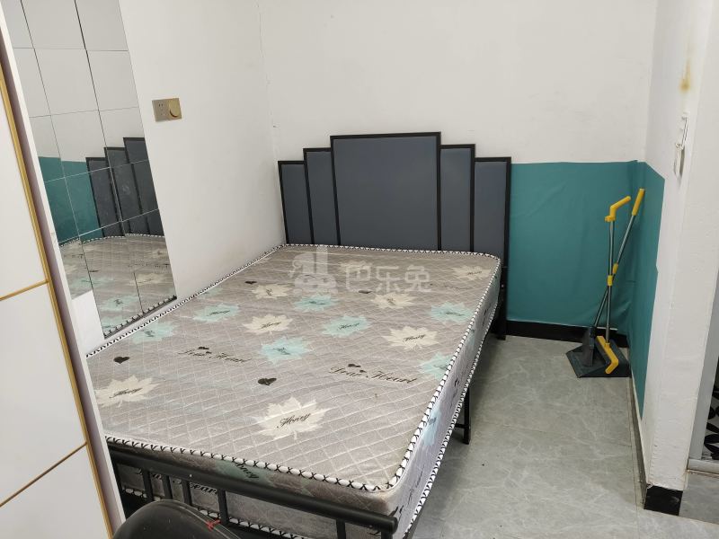 虹四村卫家宅（民房）10877419卧室图1