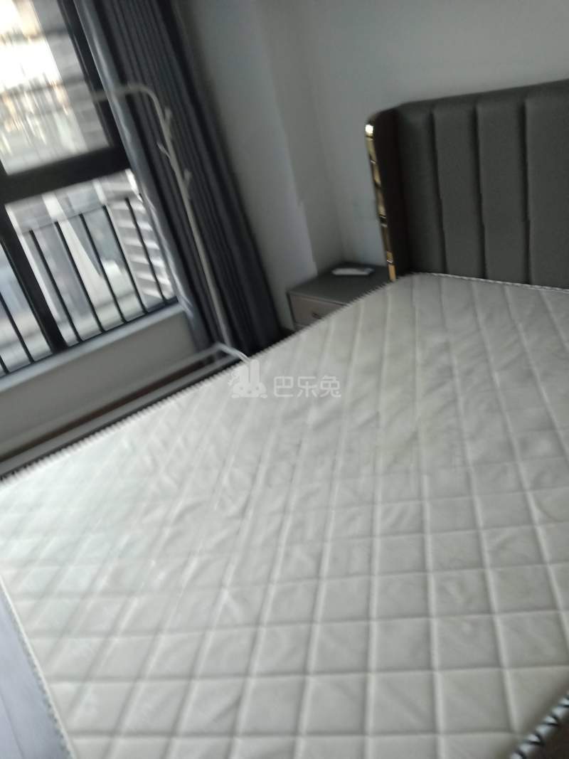 保利融信和光尘樾10885396卧室图1