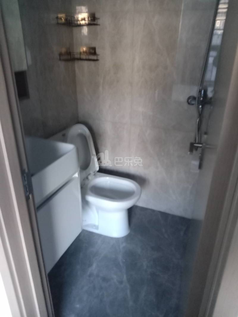 保利融信和光尘樾10885396卫生间图4