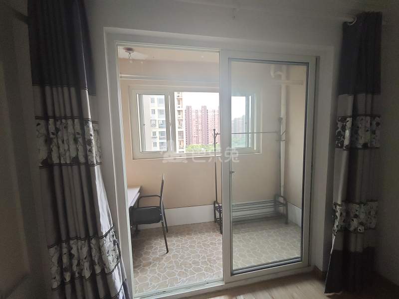 徐泾北城欣沁苑东区1089704卧室窗户图16