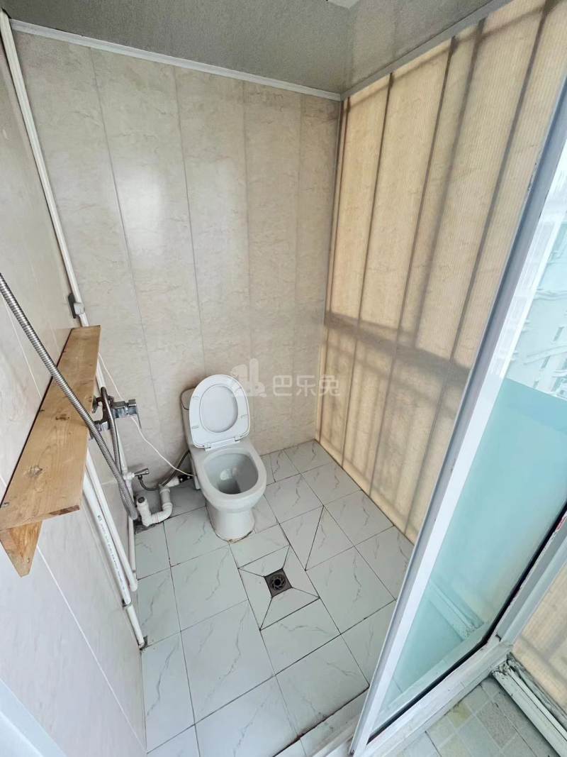 明发滨江新城三期10902412卫生间图3