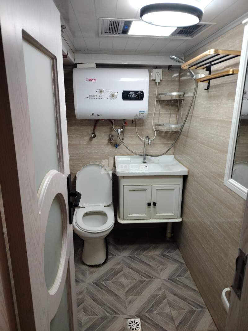 绿地卡米（嘉域生活中心）10922563卫生间图5