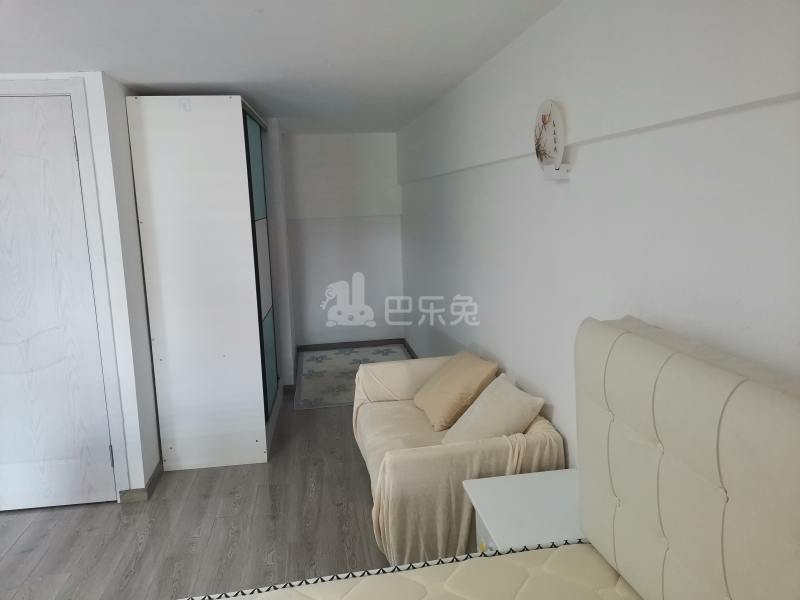 绿地卡米（嘉域生活中心）10922563卧室图4