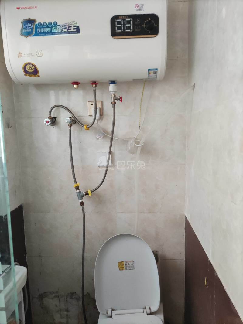 周祝公路2268弄10933804卫生间图4