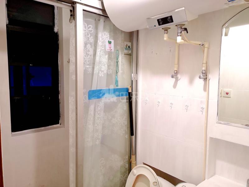 西康路小区10935692卫生间图8