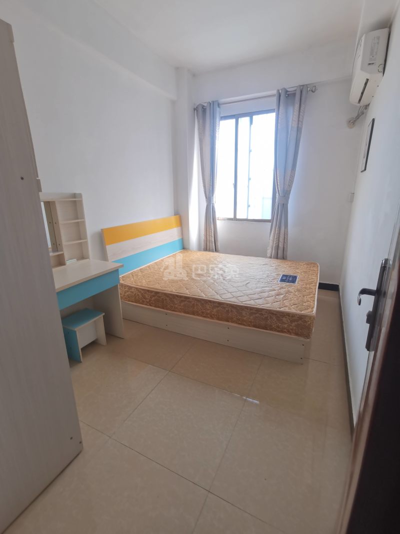 龙归南村10941961卧室图1