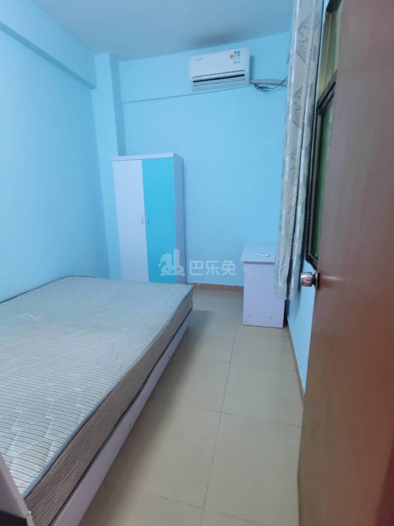 龙归南村10942081卧室图0