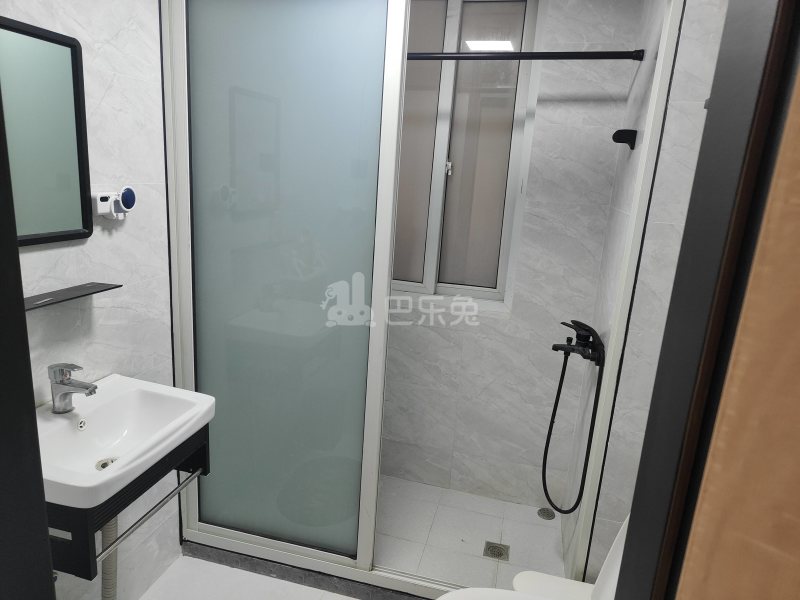 翔瑞新苑南区10983132卫生间图8