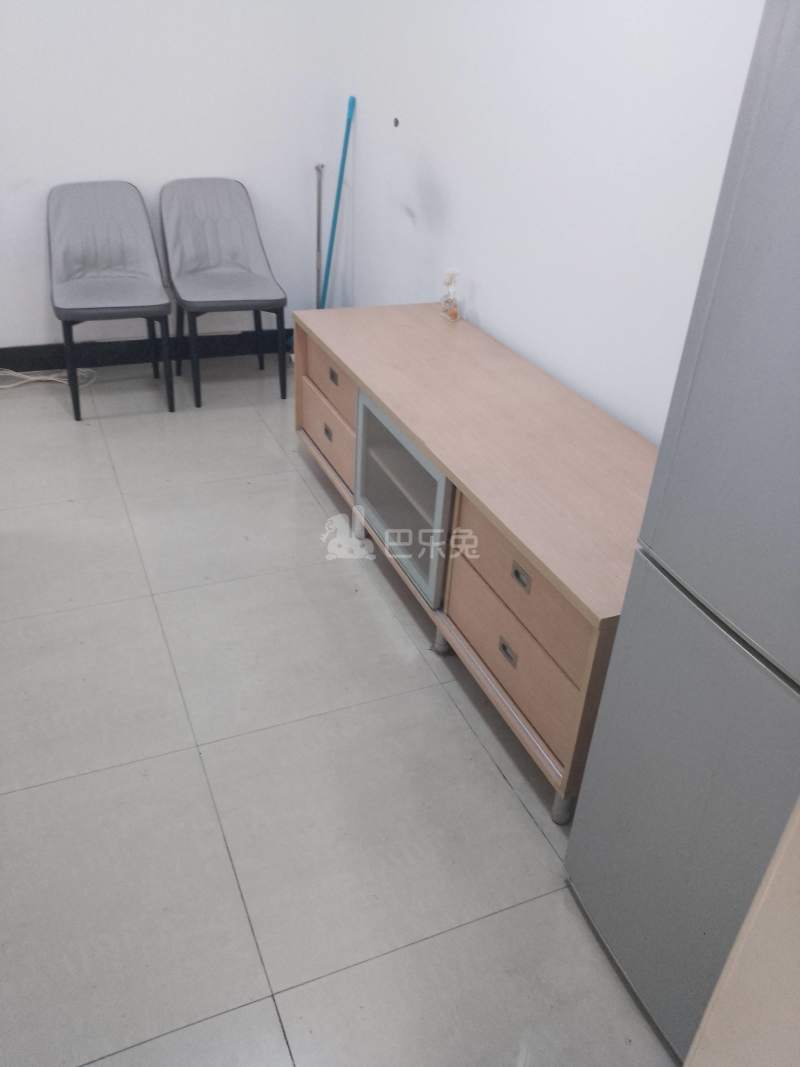 罗阳三村12374437客厅图4