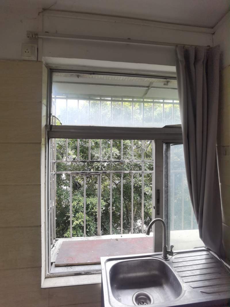 月亮湾花园1116913卧室窗户图9