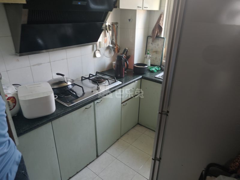 汇达苑11182111客厅图4