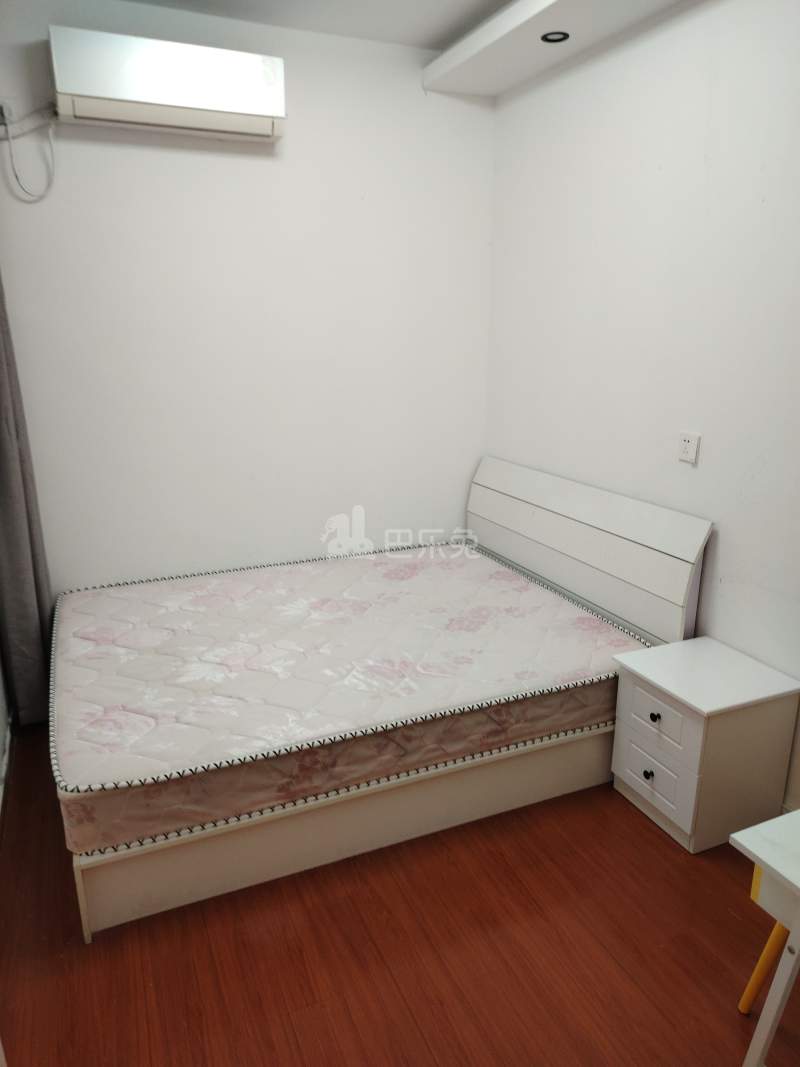 新凯城丹桂苑11213631卧室图2