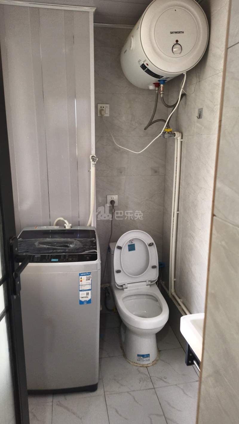 苏珹名府11267270卫生间图5