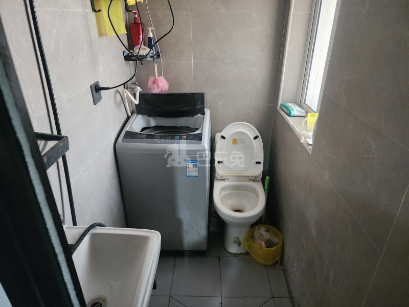 凌虹苑9913865卫生间图7