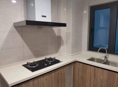 金地滨与城 3室2厅1卫