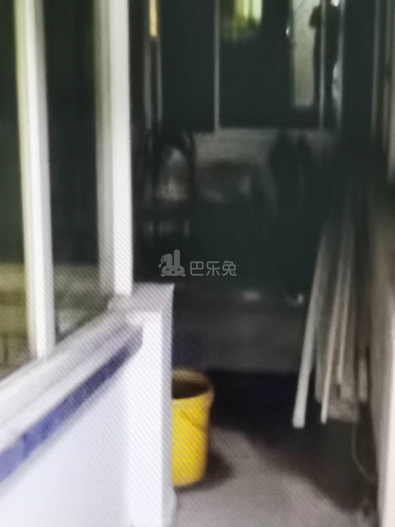 施湾施宏路望三村陈家宅（民房）11298259卧室图3