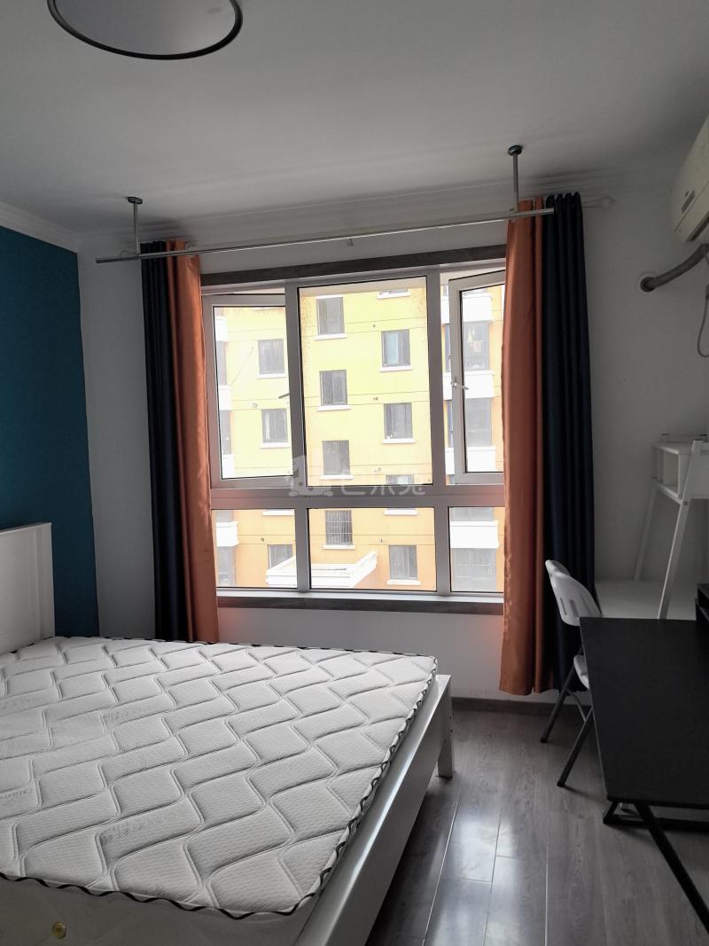 鹤沙航城乐成苑11366346卧室窗户图8