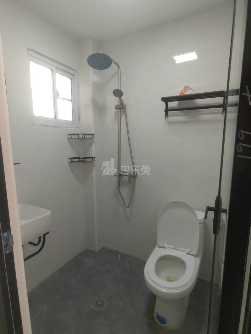 沪南公路5208号11369851卫生间图5