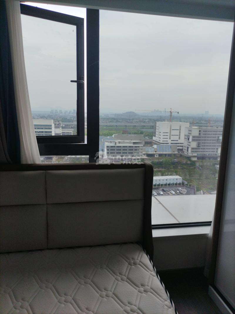 保利融信和光尘樾11377013卧室窗户图9