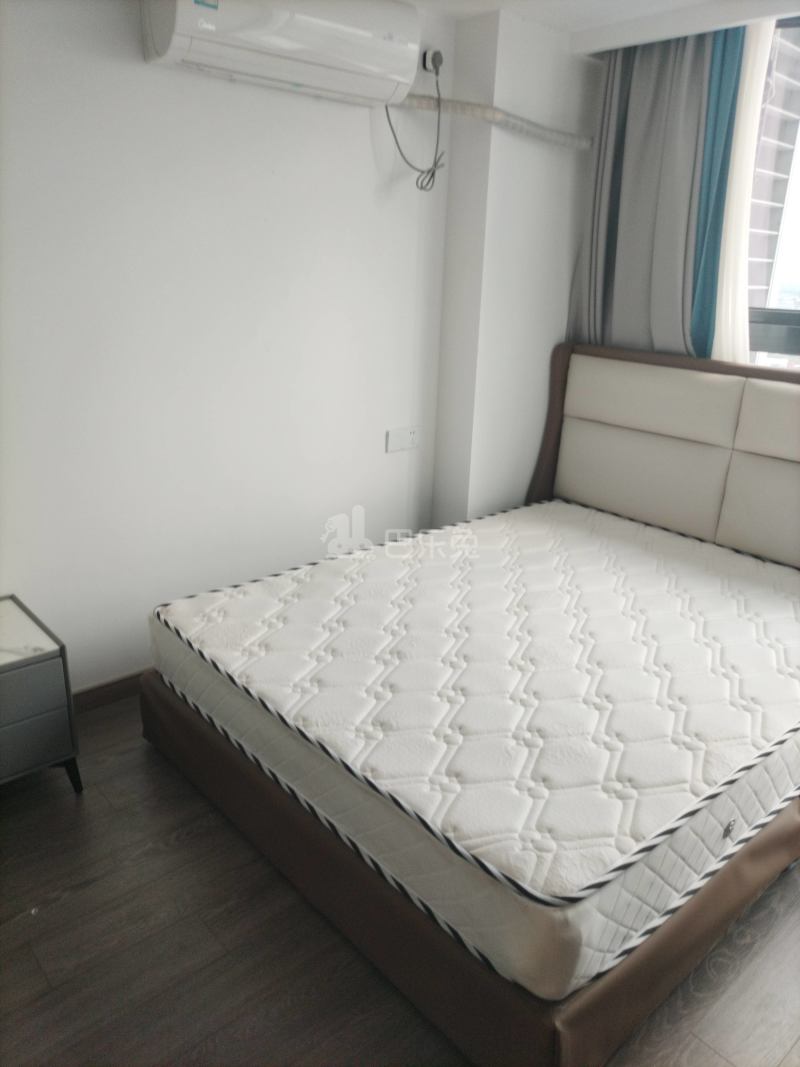 保利融信和光尘樾11377013卧室图1