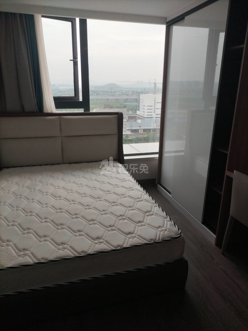 保利融信和光尘樾11377013卧室图0