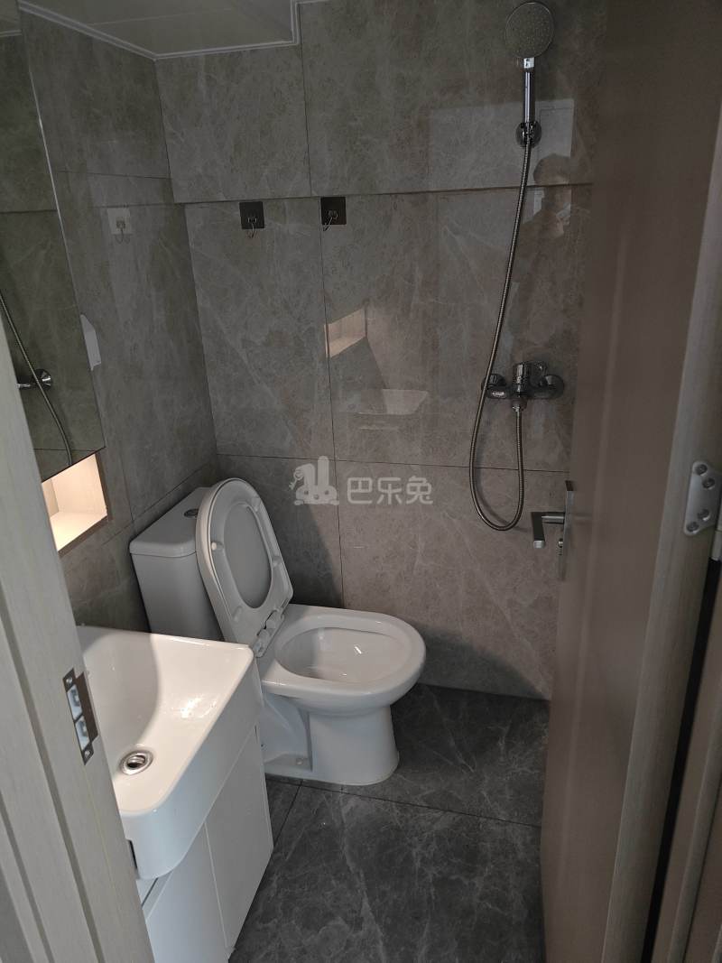 保利融信和光尘樾11377022卫生间图5