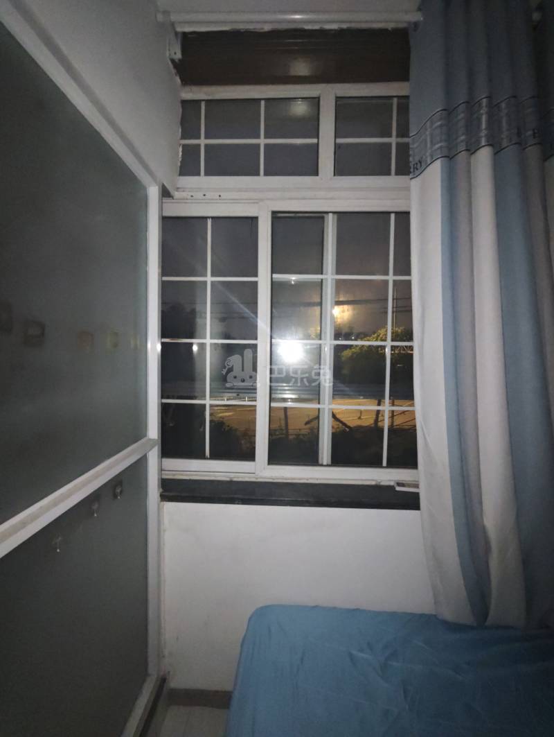 松沪小区11440545卧室窗户图7