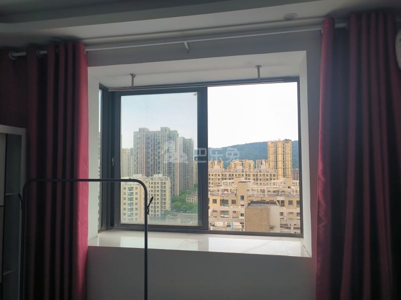 顺达花苑西区11484504卧室窗户图7