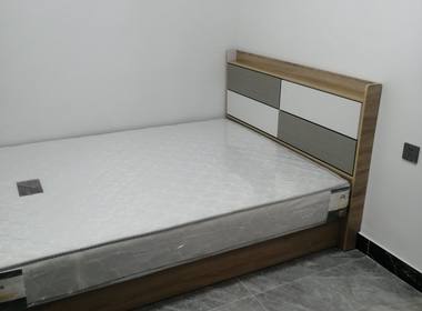 花都区新华街道建设北路106号 1室1厅1卫