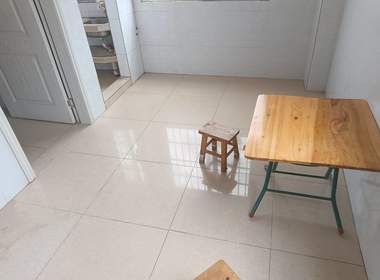 石溪桥头东街二巷13号 1室1厅1卫