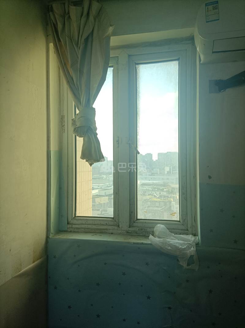 新梅共和城1153953卧室窗户图15