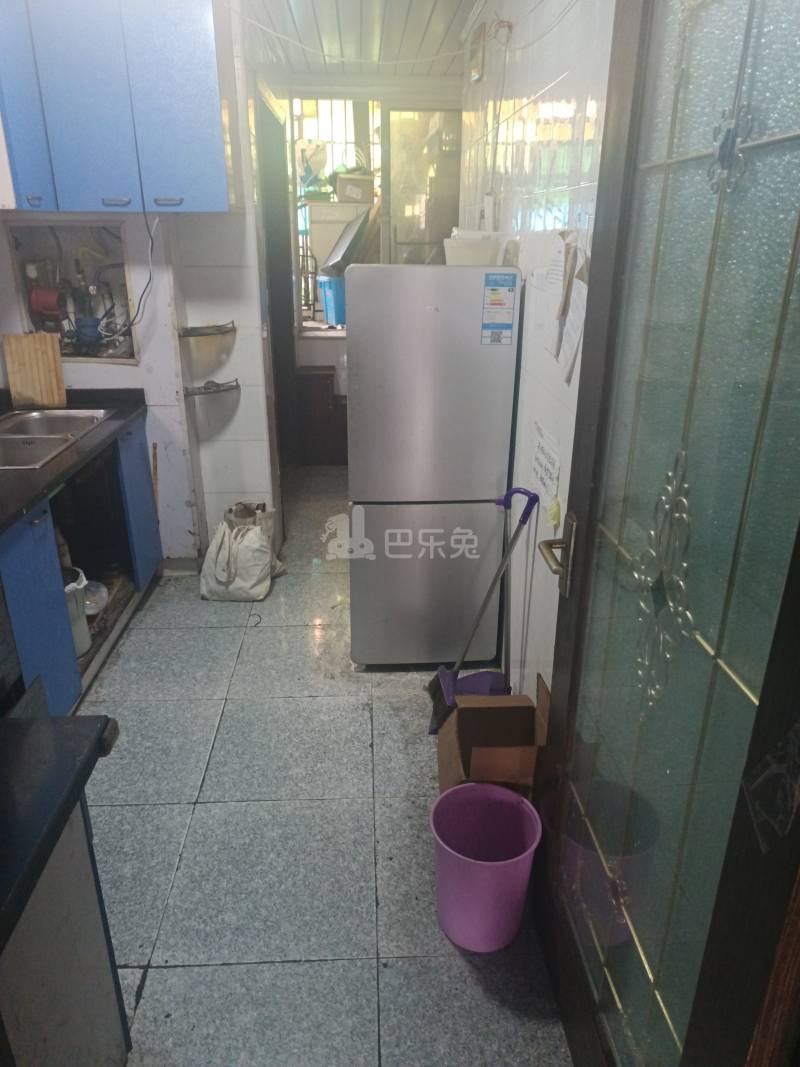 三门路510弄小区11544232客厅图5