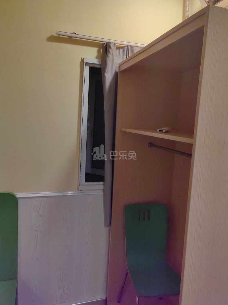 富源公寓（长青路店）11595937卧室窗户图5