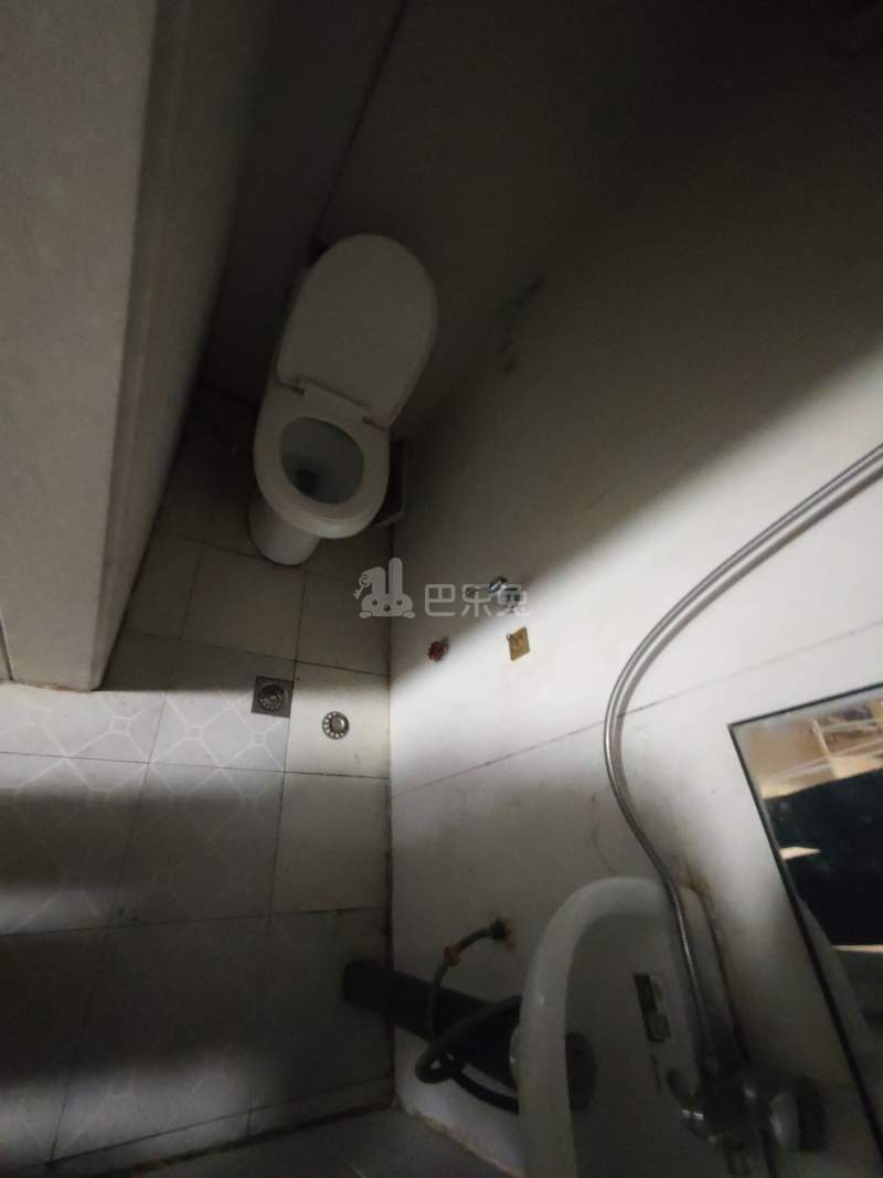 鞍山五村11596193卫生间图4