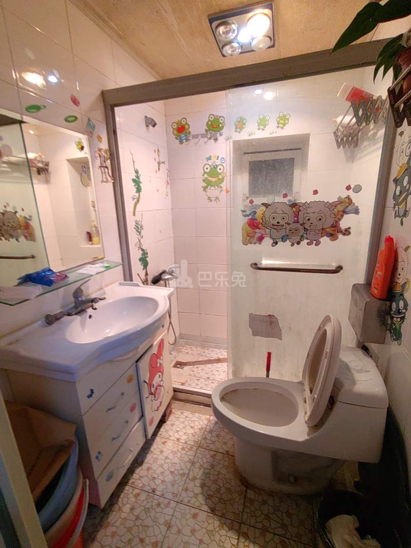 龙山小区11643292卫生间图2