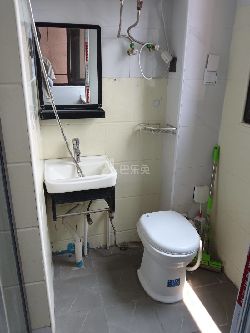 共康雅苑三期11648033卫生间图5