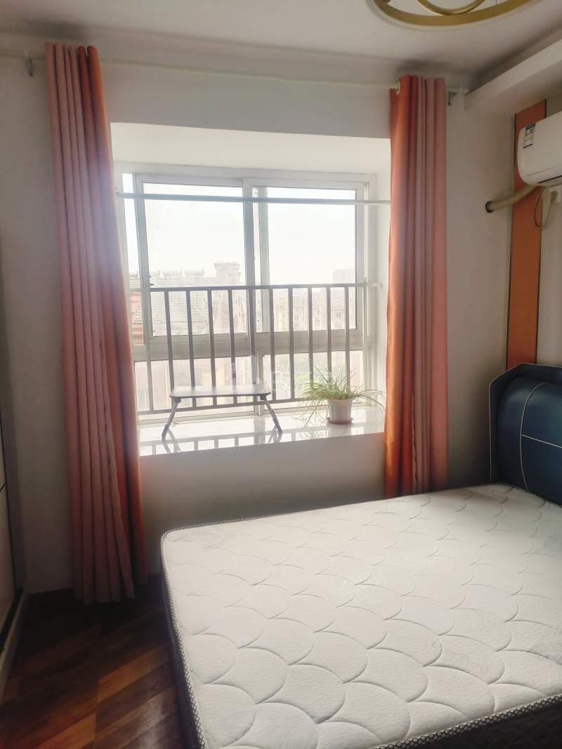 黄城花园东区11671833卧室窗户图6