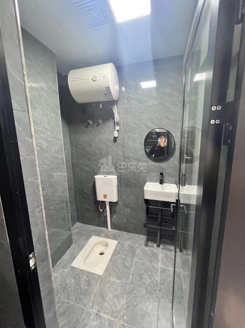 红星亭岗西二街21号11672036卫生间图5