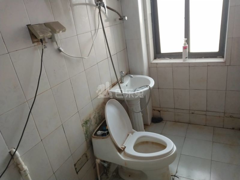 金桥新城金舍苑10375394卫生间图17