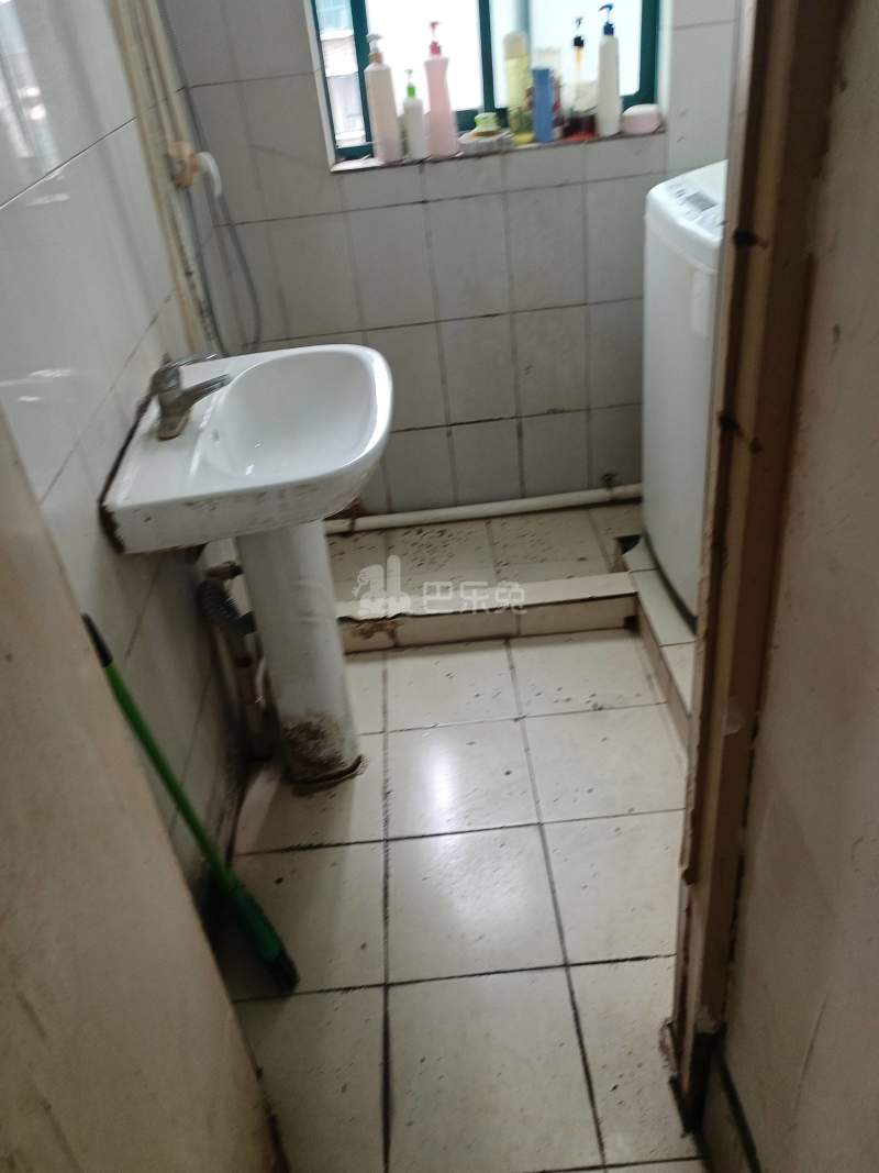 峥宸苑1172559卫生间图12