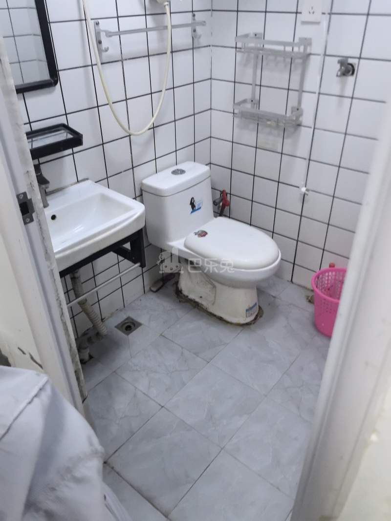 银虹花苑11732914卫生间图4