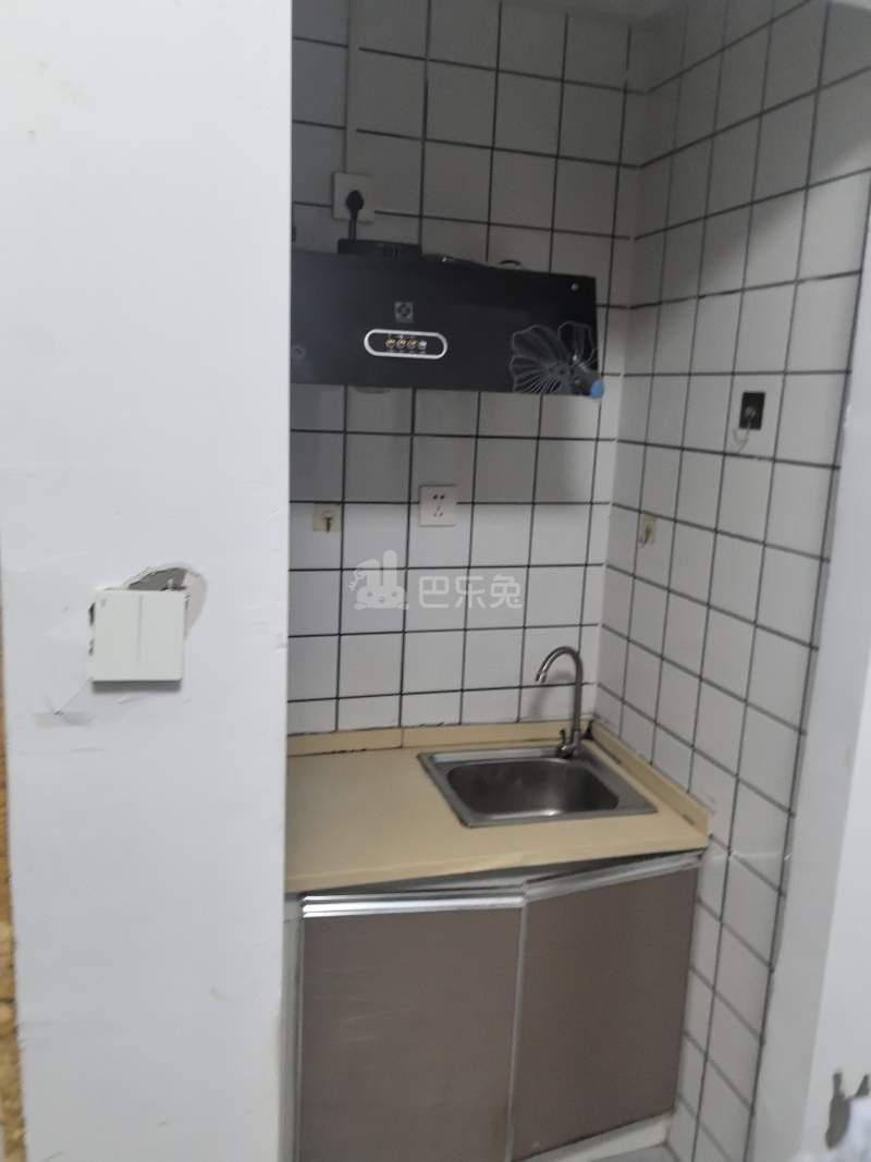 银虹花苑11732914卧室图2