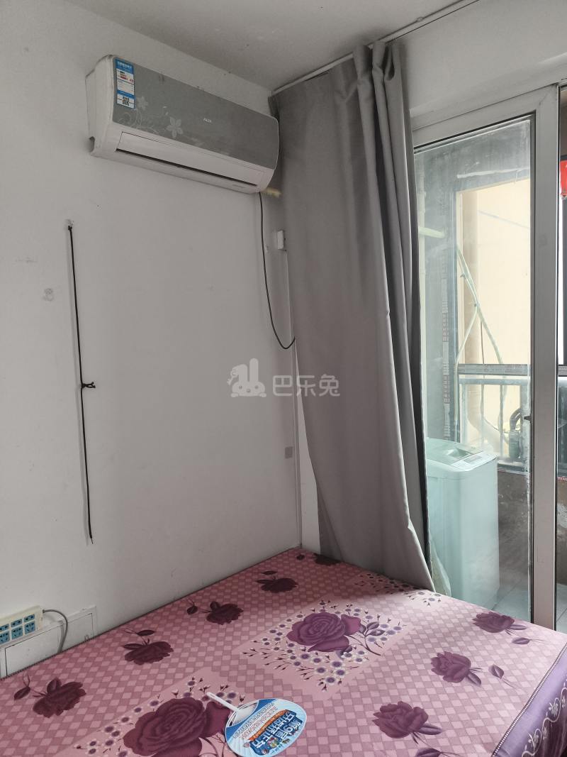 绿地U时代11735080卧室图2