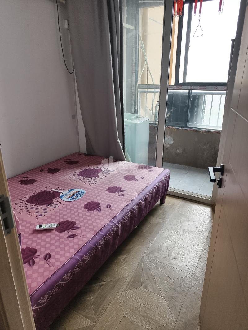 绿地U时代11735080卧室图0