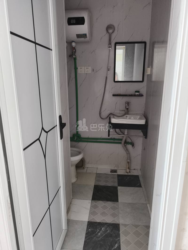 绿地U时代11735080卫生间图4