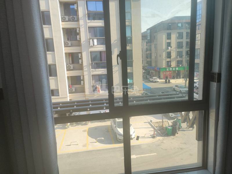 家港景苑11766504卧室窗户图6