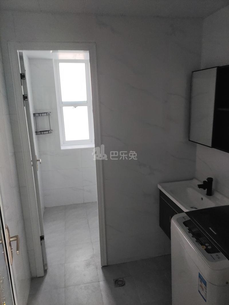 千鹤小区11773362卫生间图3