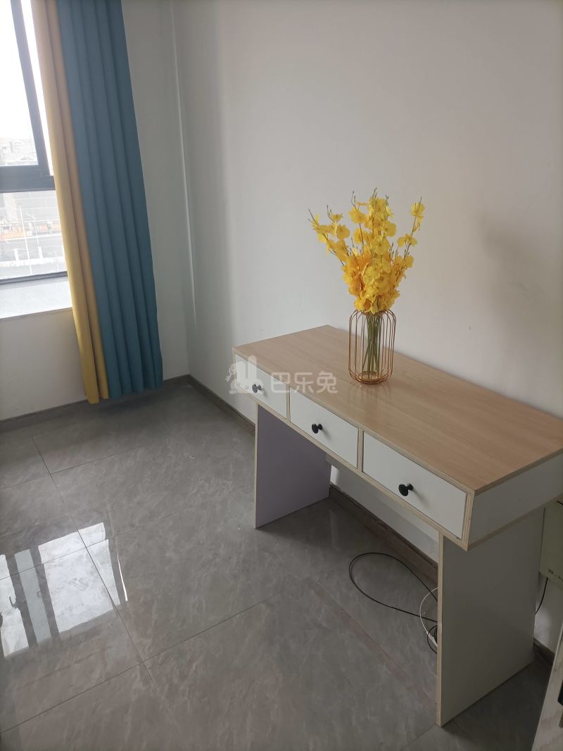 临港17区11774162客厅图4