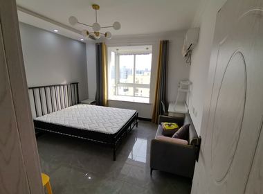 高行绿洲三期 3室1厅1卫