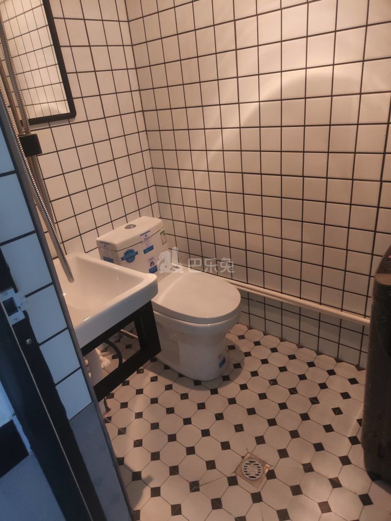 杨家墩悦府11815574卫生间图4